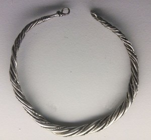 Torques de plata del tesorillo de Cerro del Peñón, expuesto en el Museo de Córdoba